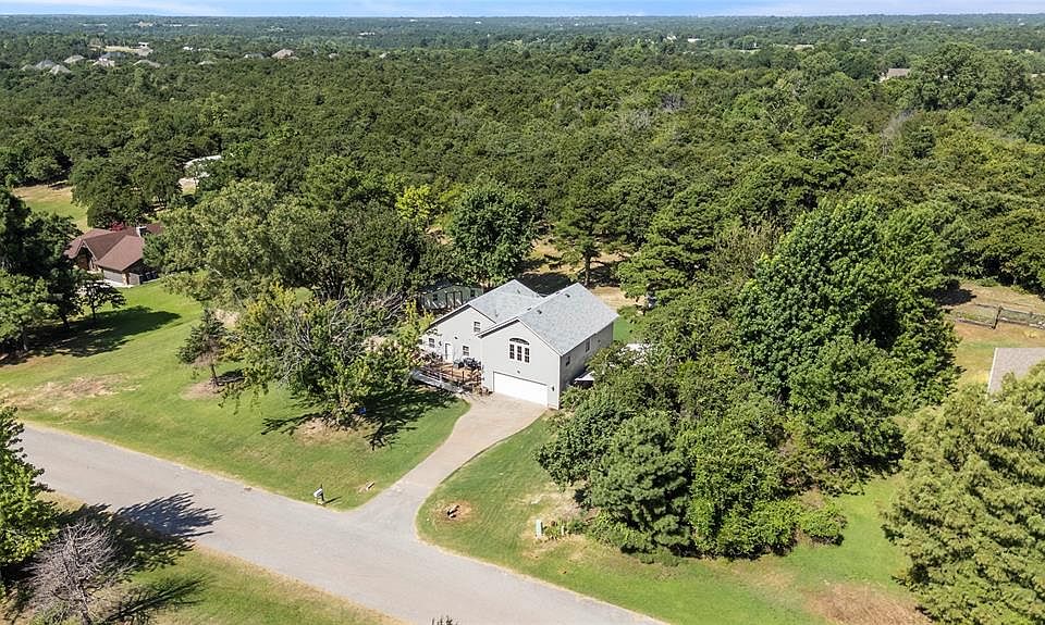 1st image of 3309 Oakbriar Dr