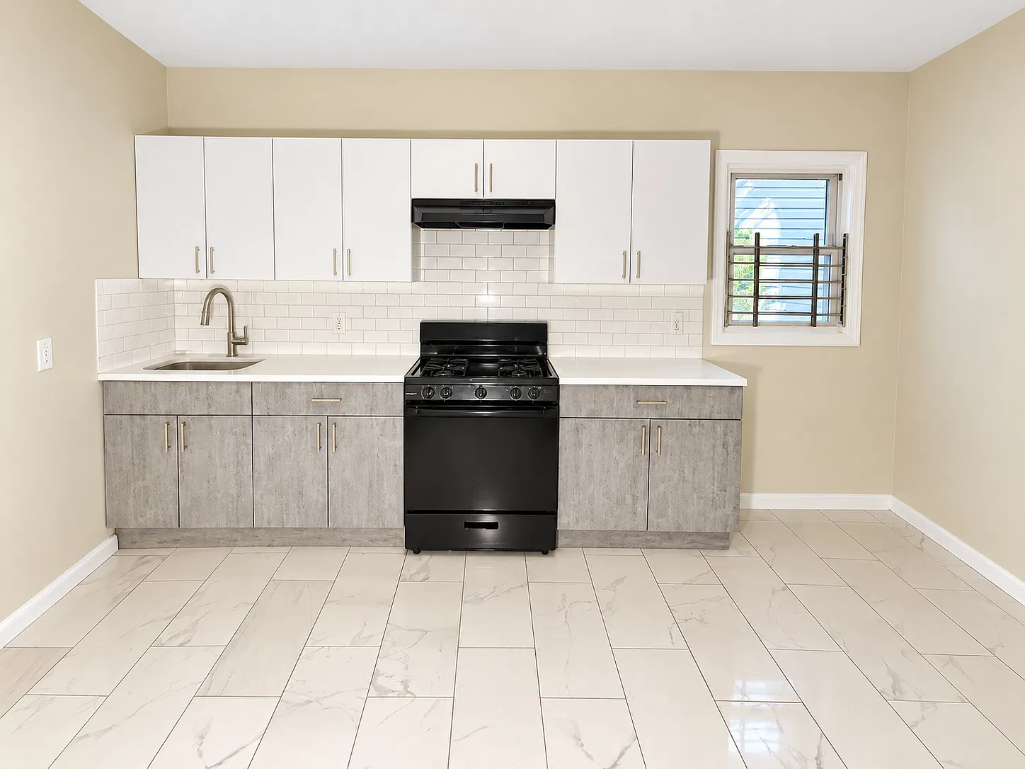 3 bed, 1200 sqft, $1,995 — Photo 1
