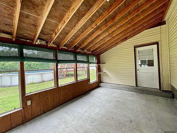 3rd image of 19 Park Dr