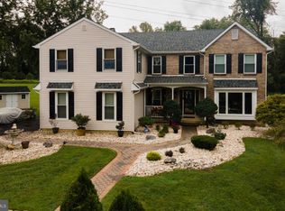 2651 Woodsview Dr, Bensalem, PA 19020