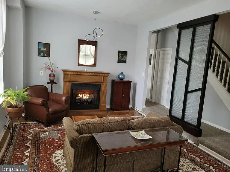 1037 Shackamaxon St — Photo 4
