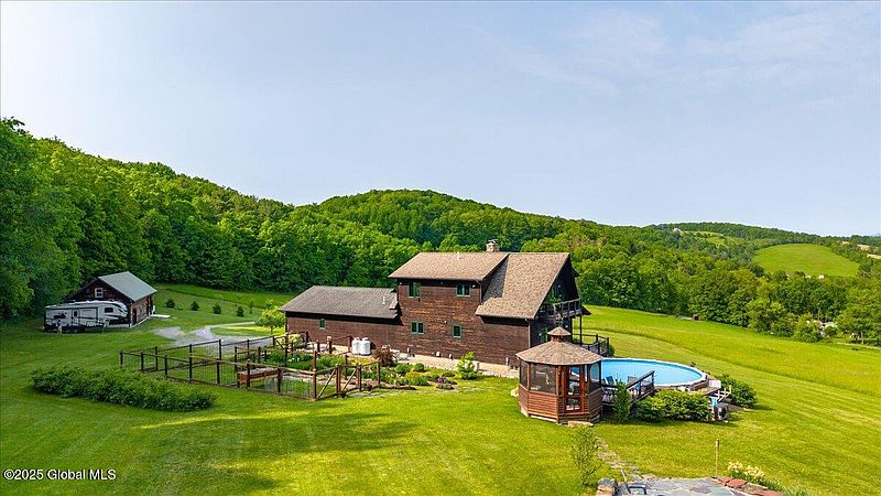 4th image of 78 Cramer Road