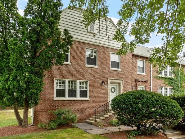 18 Bates St APT A, Devens, MA 01434