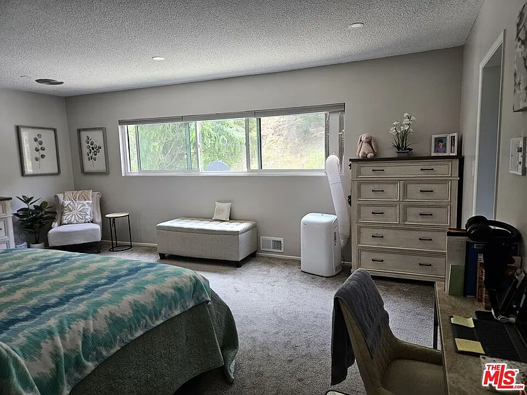 5652 Glenford St — Photo 35