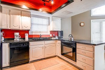 2nd image of 1435 Park Ave #6