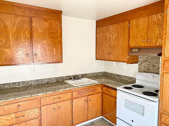2nd image of 4211 Moraga St #8