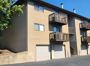391 S Collins St UNIT B-1, South Elgin, IL 60177
