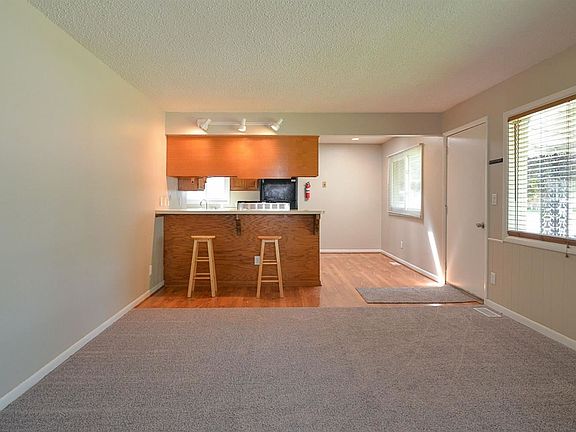 4th image of 1366 Duncan Ave