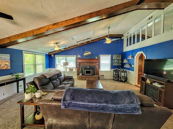 4th image of 316 Carawan Ln