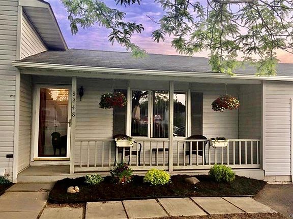 2nd image of 8248 Mantova Dr