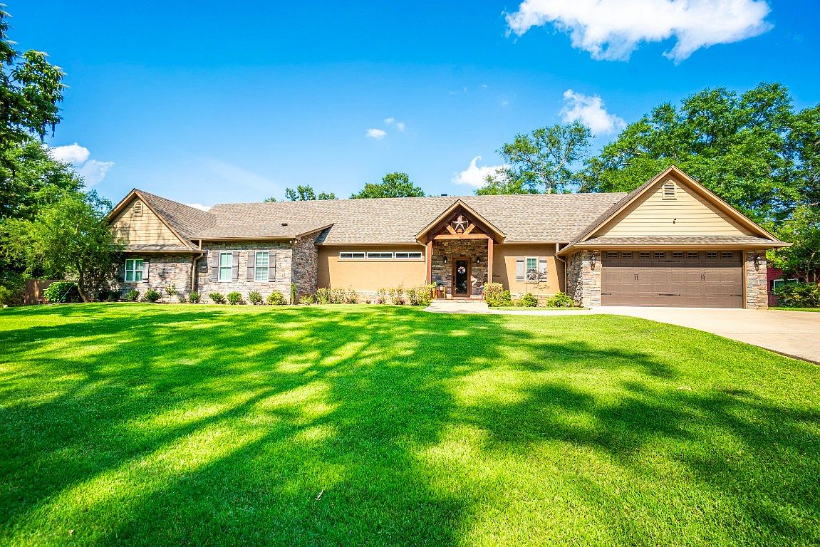 2124 W Lake Dr, Gladewater, TX 75647 Zillow