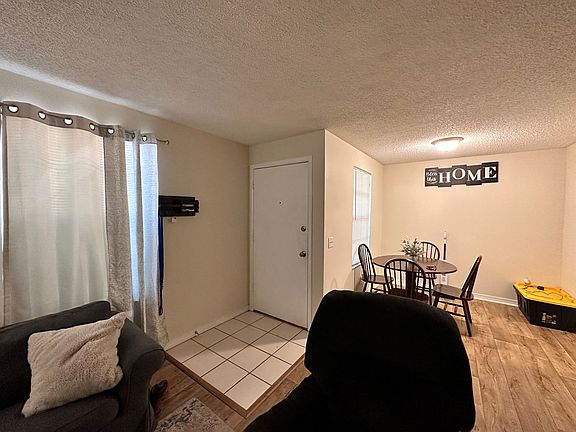 4th image of 466 Lombard St Unit B