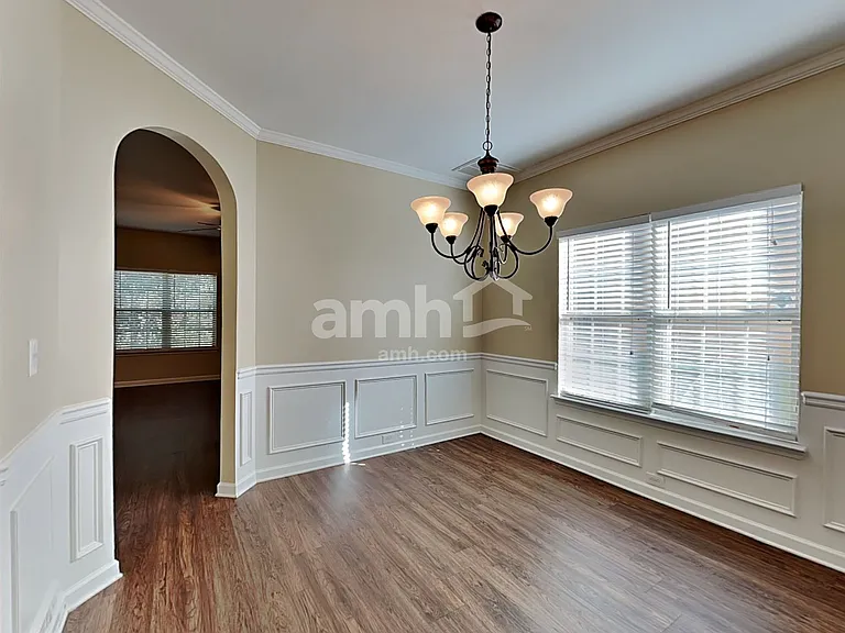 144 Tyre Dr — Photo 8