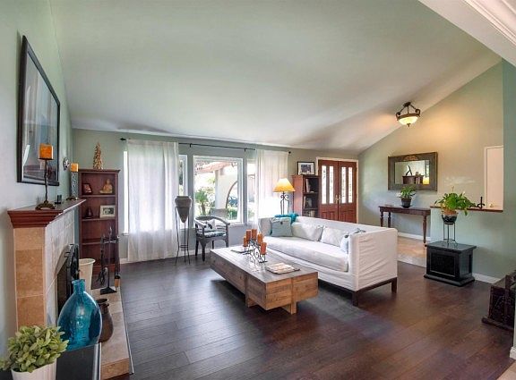 4th image of 28651 Quaint St