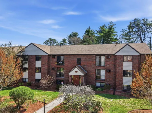 36 English Village Road #102, Manchester, NH 03102