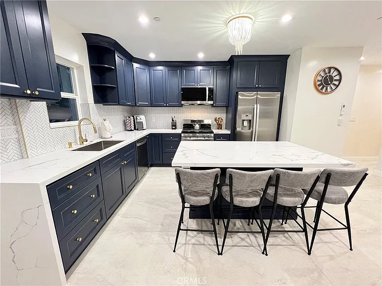 23443 Balmoral Ln — Photo 21