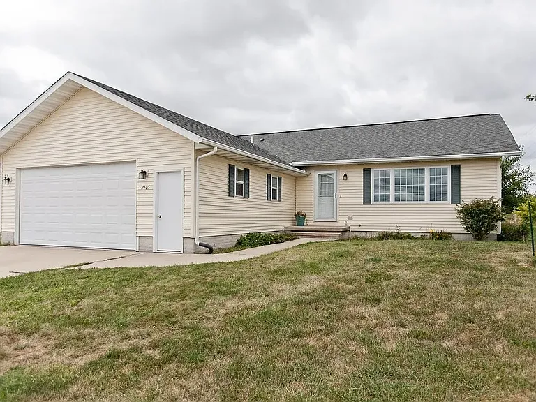 2405 Taylor Ave — Photo 1