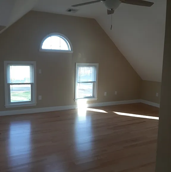 325 Adams St #7 — Photo 4