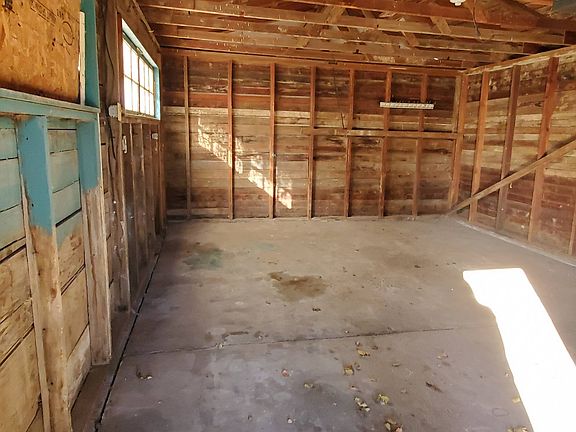 5th image of 403 N 6th Ave