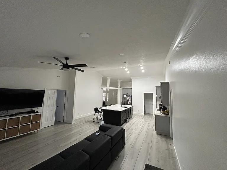 8726 Black Canyon Dr — Photo 3