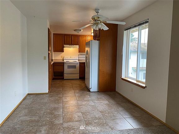 5th image of 305 Cedar Ave APT 3