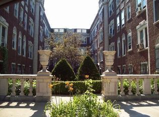 831 E 49th St, Chicago, IL 60615