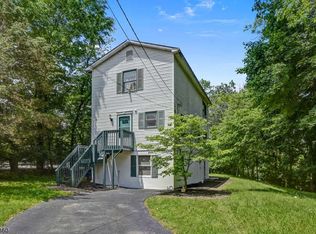 30 Vermont Ave, Franklin Park, NJ 08823