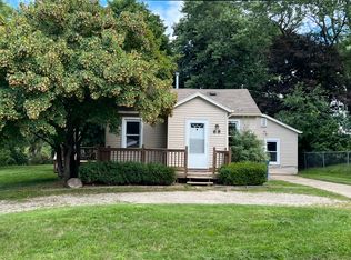 68 N Roslyn Rd, Waterford, MI 48328