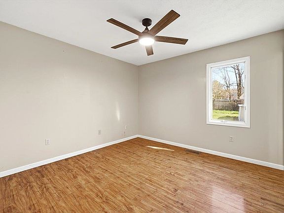 11th image of 13 Kingston Ct