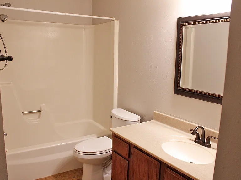 1421 Orchard Dr — Photo 15