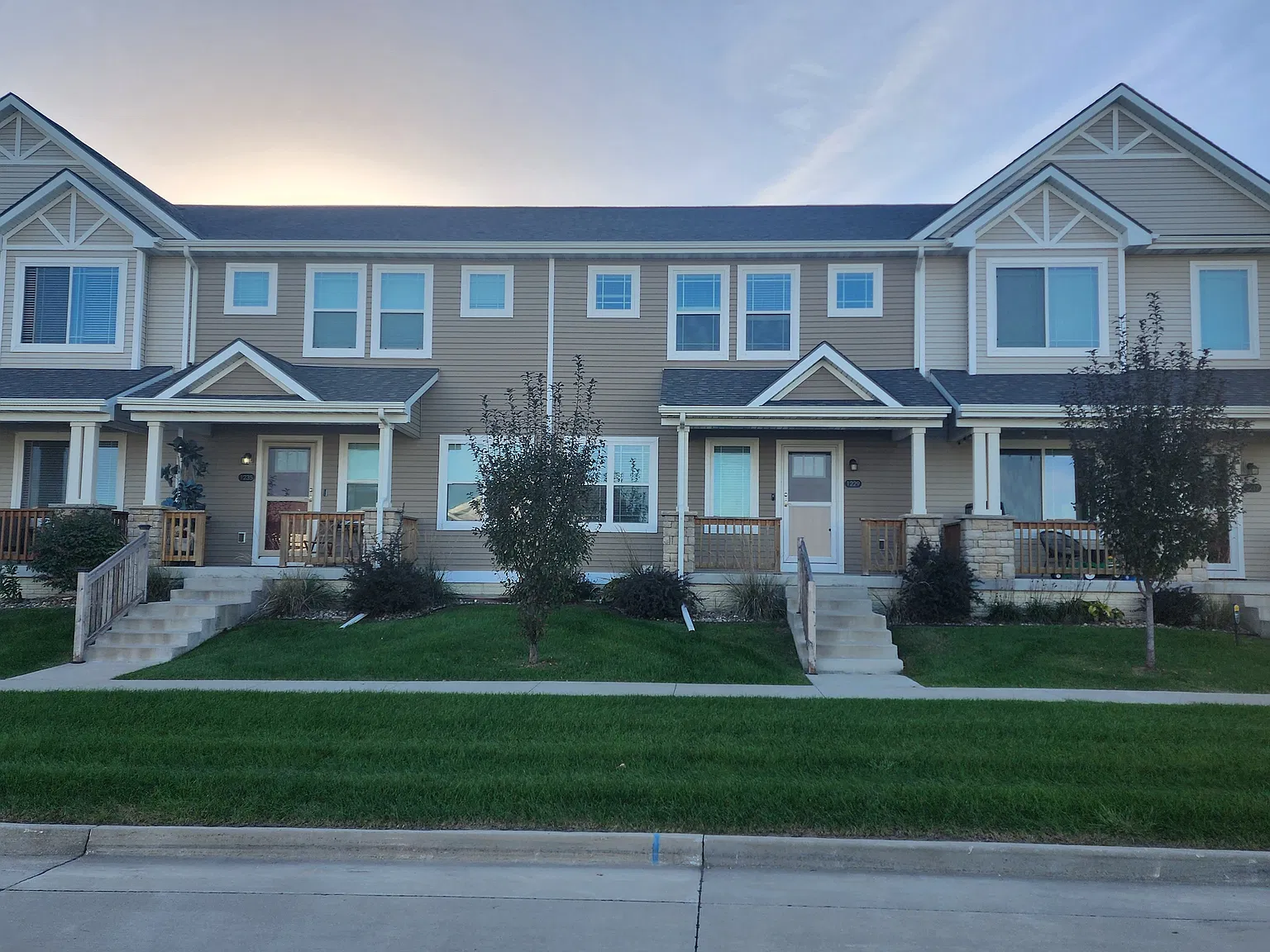 4 bed, 3.5 bath, 1678 sqft, $2,350 — Photo 2