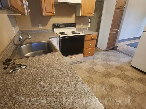 219 Pine St #2, Lewiston, ME 04240