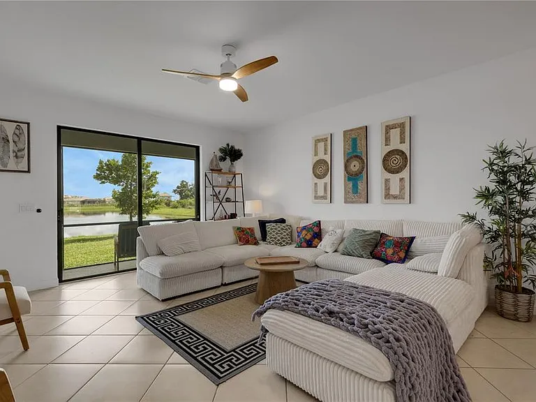 15227 Sunny Day Dr — Photo 16