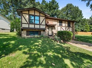 1220 Forest Trails Ct, Fenton, MO 63026