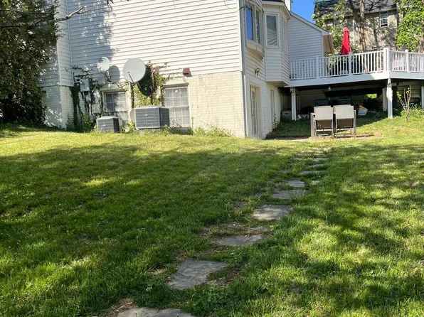 10169 Palmer Dr, Oakton, VA 22124