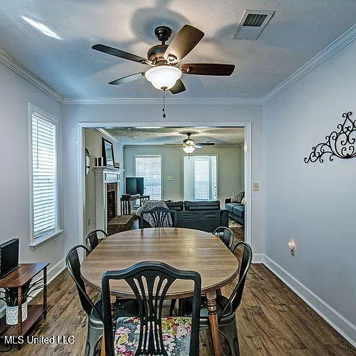 2 bed, 2.0 bath, 1200 sqft, $1,700 — Photo 4