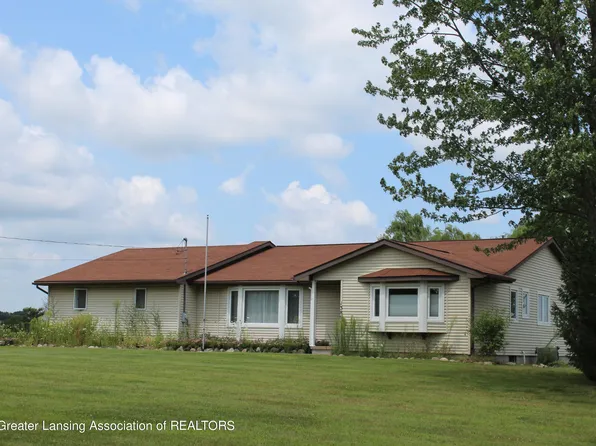 1389 McConnell Hwy, Charlotte, MI 48813