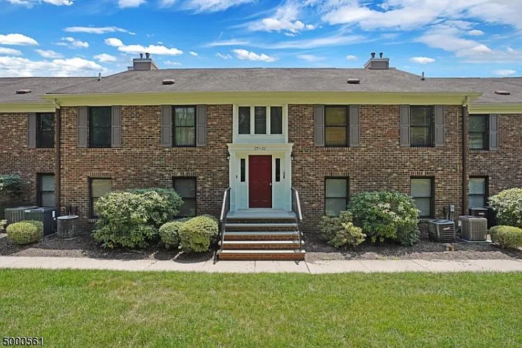 25 Sunrise Dr photo 1