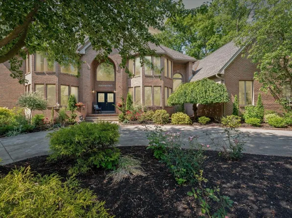 4202 Walnut Creek Ln, Sandusky, OH 44870