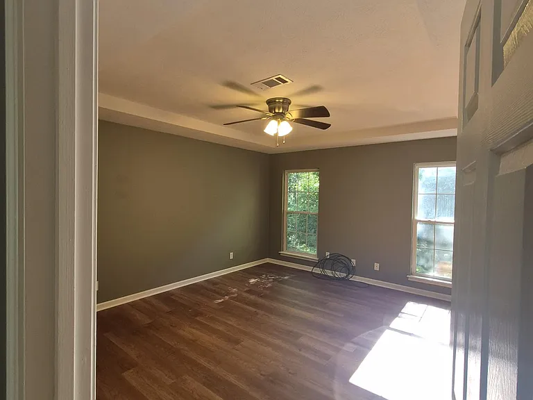712 Michael Dr — Photo 18