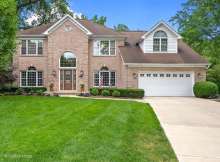 1262 Midwest Ln, Wheaton, IL 60189