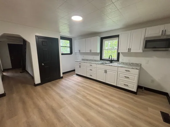 2470 Sunset Ave, Pittsburgh, PA 15212
