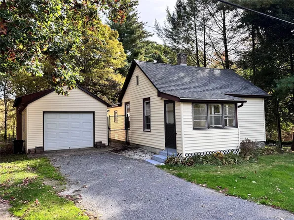 25 Rymph Boulevard, Poughkeepsie, NY 12601