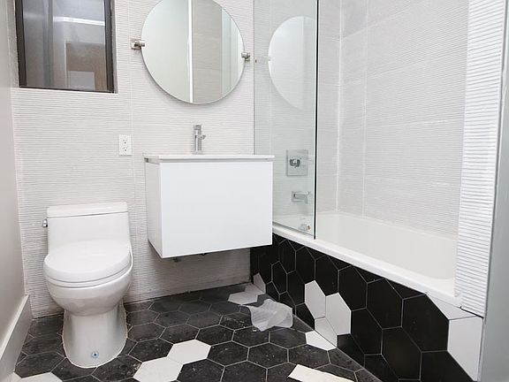 4th image of 1043 Bedford Ave APT 4C