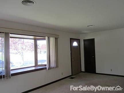 2nd image of 6821 W Kinnickinnic River Pkwy