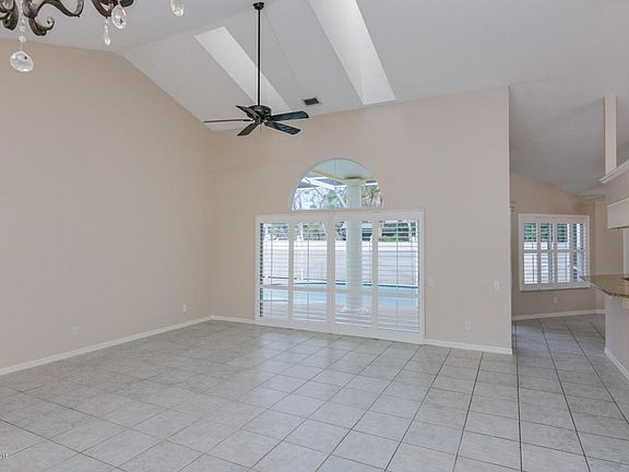 3rd image of 226 Seaview St