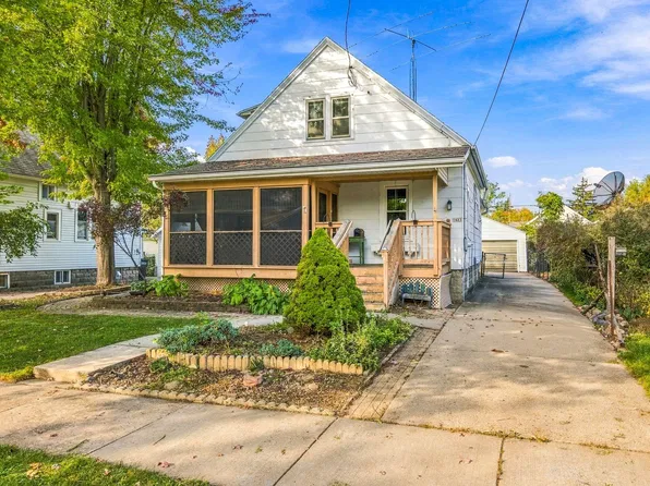 1423 Western St, Oshkosh, WI 54901