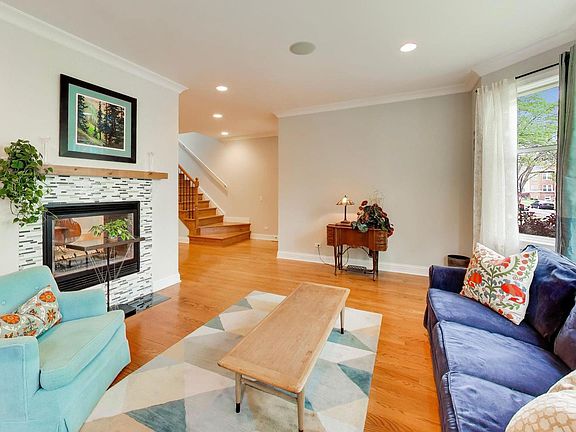 4th image of 5404 W Leland Ave