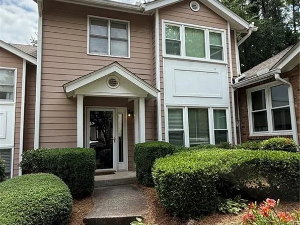 184 Peachtree Hollow Ct, Sandy Springs, GA 30328
