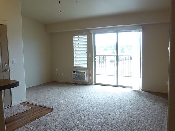 3rd image of 1907 E Sweetwater Cir #304
